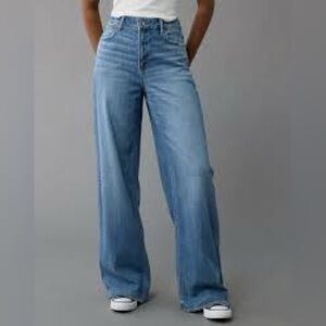 American Eagle Super High Rise Baggy Wide Leg Jeans- Size 00 Long